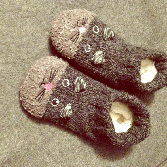 Shoes - 🔴 3/$15!! Kitty cat slipper (non skid) soft&warm!